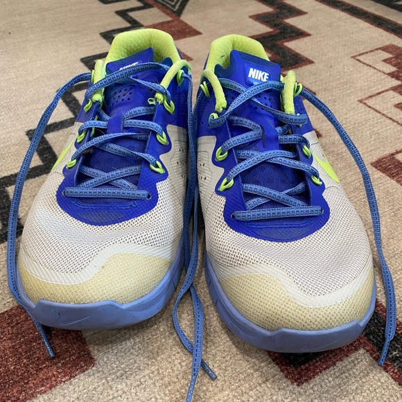 Nike Metcon Athletic Shoes - Women’s - Picture 2 of 3